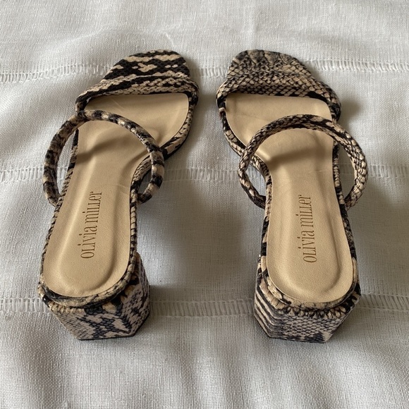 Olivia Miller 90s trendy block sandals in faux snakeskin pattern. - Picture 3 of 8